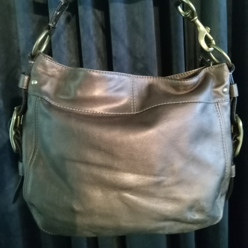Chic Leather Shoulder Bag